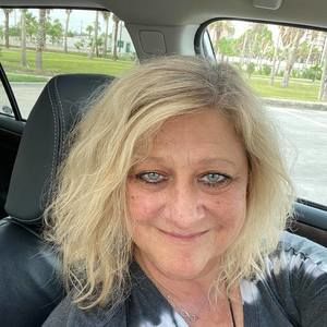 Meet your Posher, Suzanne